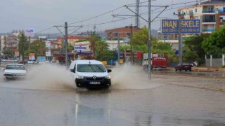 Antalyada bir kilometre arayla iki mevsim yaşandı