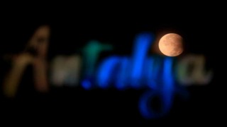 Antalyada parçalı Ay tutulması görsel şölen oluşturdu