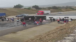 Antalyada yolcu otobüsü devrildi: 10 yaralı