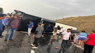 Antalyada yolcu otobüsü devrildi: 10 yaralı