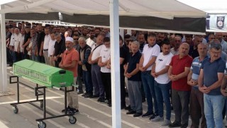 Aracında ölü bulunan sağlık çalışanı toprağa verildi