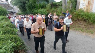 Armonikayı gelecek nesillere aktarmak için şenlik düzenlediler