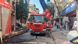Avcılarda metruk binadan alevler yükseldi