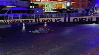 Avcılarda otomobilin çarptığı yaya feci şekilde can verdi