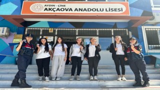 Aydında jandarma ekipleri öğrencileri bilgilendirdi