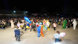 Aynı mahallede yaşayan 42 çocuğa sünnet şöleni: Doyasıya eğlendiler