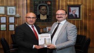 Azerbaycan Kars Başkonsolosu Guliyevden Rektör Hacımüftüoğluna hayırlı olsun ziyareti