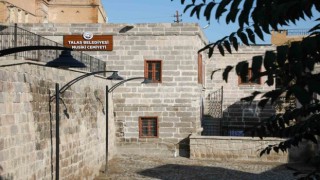 Bağlama öğrenmek isteyenler Talas Musiki Cemiyetine
