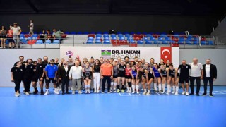 Bahçelievlerde Cumhuriyet Kupası Kadınlar Voleybol Turnuvası başladı
