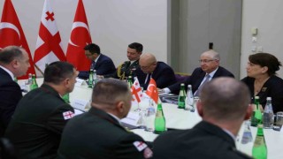 Bakan Güler, Gürcistanlı mevkidaşı ile bir araya geldi