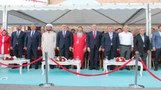 Bakan Işıkhan, 3 . Uluslararası Midyat Kültür ve Sanat Festivaline katıldı