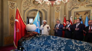 Bakan Işıkhan, Ertuğrul Gazi Türbesinde dua etti