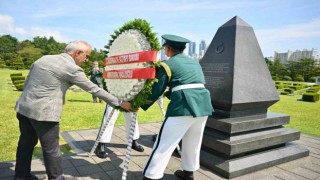 Bakan Uraloğlu, Busanda Kore Şehitlerini ziyaret etti