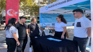 Balıkesir Büyükşehir Belediyesi, Bandırmada üniversiteliler için bilgilendirme standı açtı