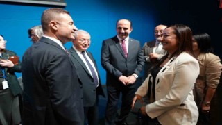 Başkan Ahmet Akın, New Yorkta bulunan Türkevini ziyaret etti