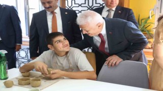 Başkan Bozbey, çocukların ilk ders zili heyecanına ortak oldu