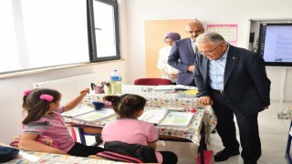 Başkan Büyükkılıç; Büyükşehirin İncesu Saraycıka kazandırdığı yeni okulu ziyaret etti
