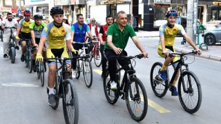 Başkan Çenet ve Vatandaşlar, Sağlık İçin Pedal Çevirdi