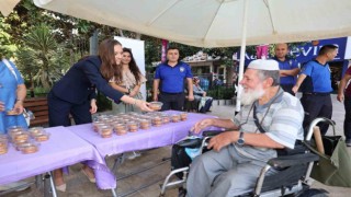 Başkan Durbaydan vatandaşlara kandil simidi ikramı