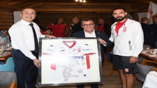 Başkan Hakan Şehirliden Balıkesirspora destek