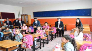 Başkan Karabatı öğrencilerin okul heyecanına ortak oldu