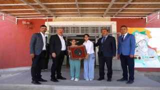 Başkan Palancıoğlu eğitim-öğretimin ilk gününde öğrencileri yalnız bırakmadı