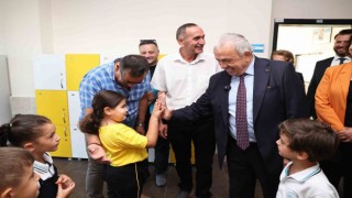 Başkan Şadi Özdemir öğrencilerin ilk gün heyecanını paylaştı