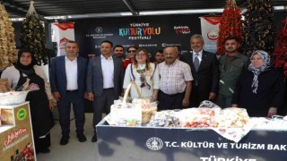 Başkan Şahin festival alanında vatandaşlarla bir araya geldi