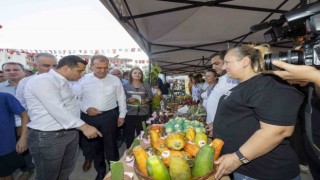 Başkan Seçer, Tropikal Meyve Şenliğine katıldı