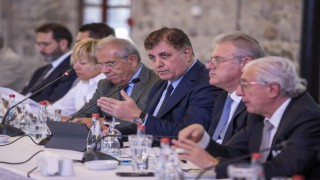 Başkan Tugay: Bütün dünya dursa da biz durmayacağız