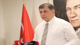 Başkan Tugay: Körfez, kutuplaşarak değil kolektif çalışma düzeltilebilir
