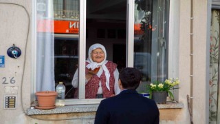 Başkan Ünlü: Büyüklerimize yaşamın ağırlığını hissettirmeyelim