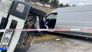 Başkentte yumurta yüklü kamyon ile ticari araç çarpıştı, yumurtalar yola saçıldı
