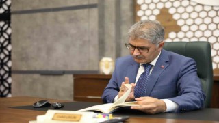 Basra Körfezine uzanan büyük demir yolu projesi Vali Çelikin kitabında anlatıldı