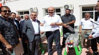 Batmanda üzüm üreticilerine 64 adet üzüm sıkma makinesi hibe edildi