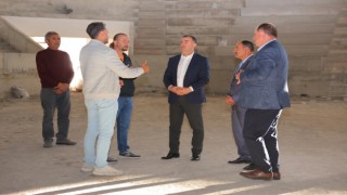 Bayburtta yapımı devam eden spor salonunda sona doğru