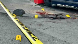 Bayrampaşada dehşet anları kamerada: Tartıştıkları börekçiyi pompalı tüfekle vurdular