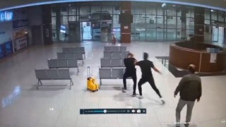 Belediye başkanı ve oğlundan husumetlilerine terminalde meydan dayağı