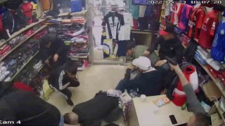 Beyazıtta iki yıl önce yaşanan çatışmanın mağaza içinden yeni görüntüleri ortaya çıktı