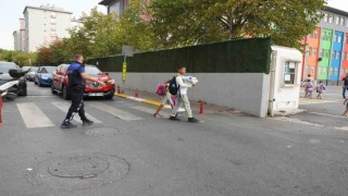 Beylikdüzünde zabıta ekipleri öğrenciler için görev başında