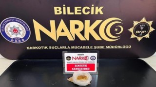 Bilecikte adliye otoparkında hareketli dakikalar yaşandı