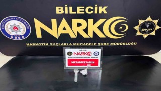 Bilecikte durdurulan şüpheli araçta uyuşturucu madde ele geçirildi