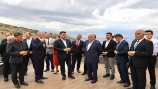 Binali Yıldırım Erzincana yapılan yatırımları yerinde inceledi