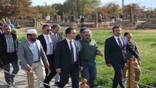 Bitlisin yeni Valisi Karakaya ilk ziyaretini tarihi ilçe Ahlata yaptı