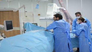 Böbrekte oluşan kanser hücresi ameliyatsız 10 dakikada tedavi edildi