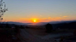 Boluda gün batımı kartpostallık görüntüler oluşturdu