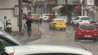 Boluda sağanak hayatı felç etti