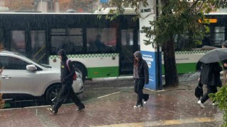 Bursada sağanak yağış etkili oldu