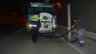 Bursada sel felaketlerine karşı ızgara ve rögarlar temizleniyor