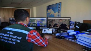Büyükşehir Belediyesi hafriyat kamyonlarını uydu takip sistemi ile denetliyor